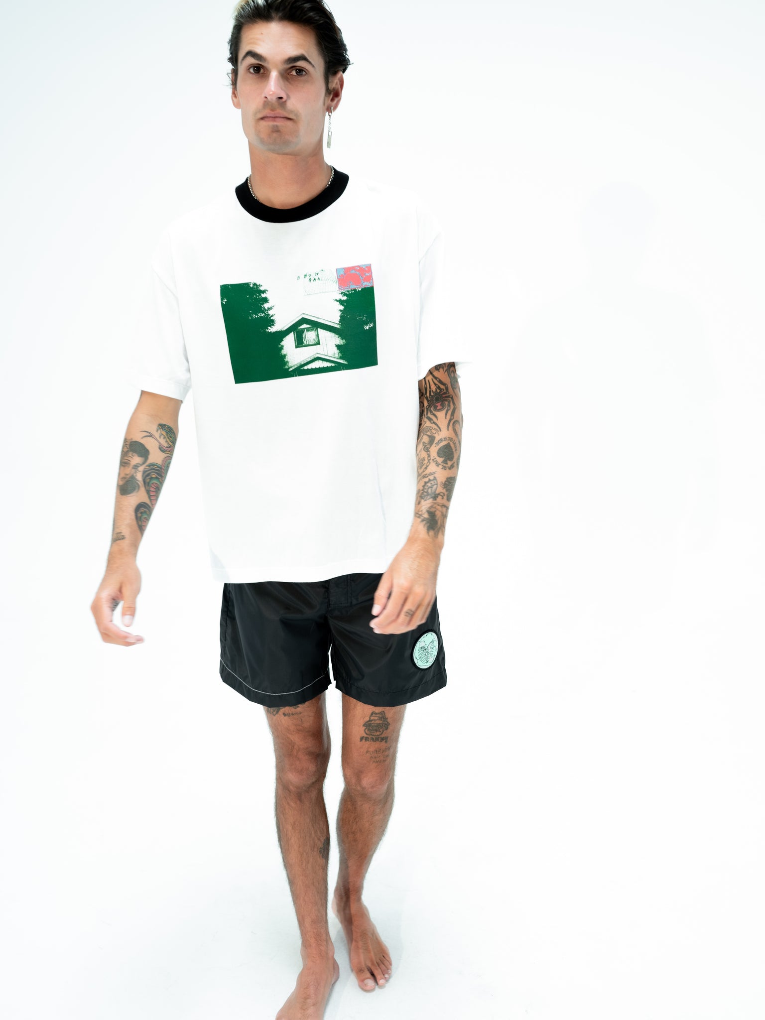 CONTRAST COLLAR TEE 'HOUSE SHAPE'